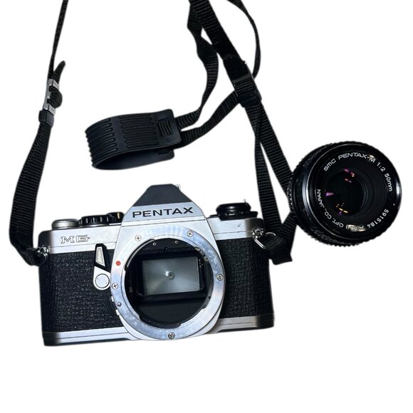 Pentax MG 35mm Film Camera with Pentax-M 50mm 1:2 lens - Picture 9 of 12
